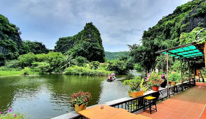 Restaurant dining area